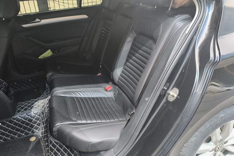 Used Volkswagen Magotan 2019 280TSI DSG Comfort Model China VI Standard Left Rear Seat