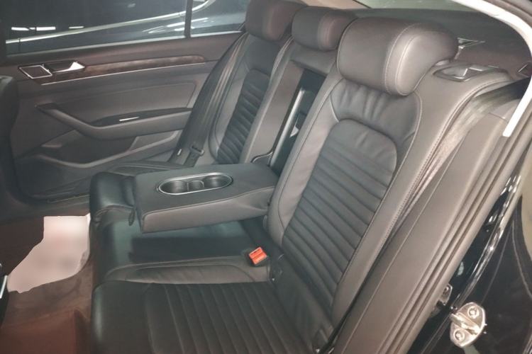 Used Volkswagen Magotan 2019 330TSI DSG Luxury Version China VI Standard Left Rear Seat