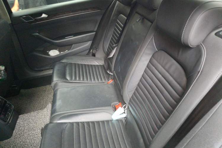 Used Volkswagen Magotan 2019 330TSI DSG Luxury Version China VI Standard Left Rear Seat