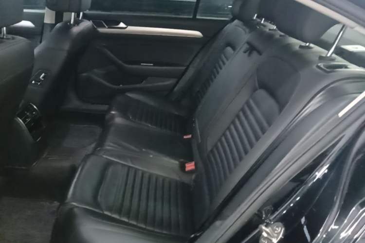 Used Volkswagen Magotan 2019 330TSI DSG Leading Edition China V Standard Left Rear Seat
