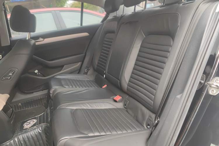 Used Volkswagen Magotan 2019 330TSI DSG Leading Edition China V Standard Left Rear Seat