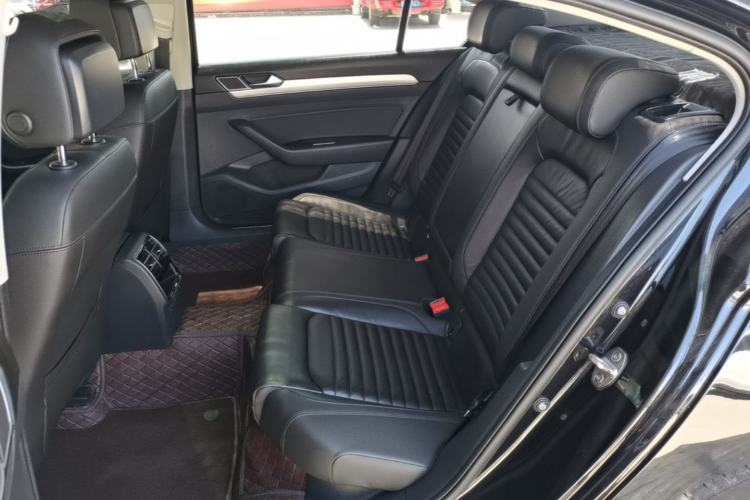 Used Volkswagen Magotan 2019 330TSI DSG Leading Edition China V Standard Left Rear Seat