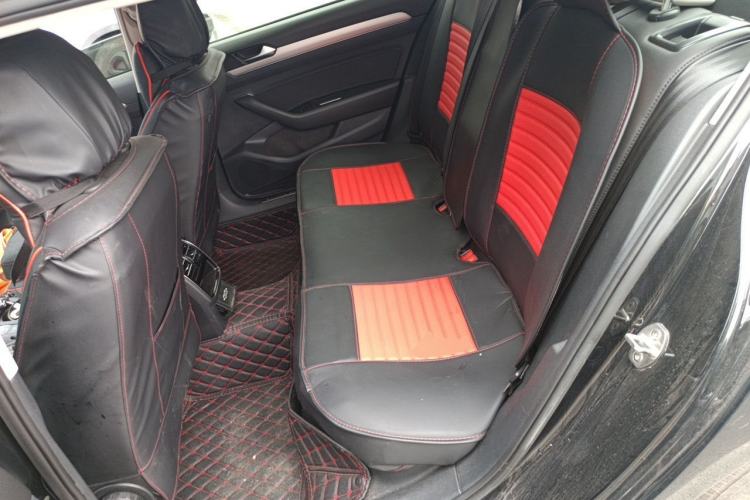 Used Volkswagen Magotan 2019 280TSI DSG Comfort Model China V Standard Left Rear Seat