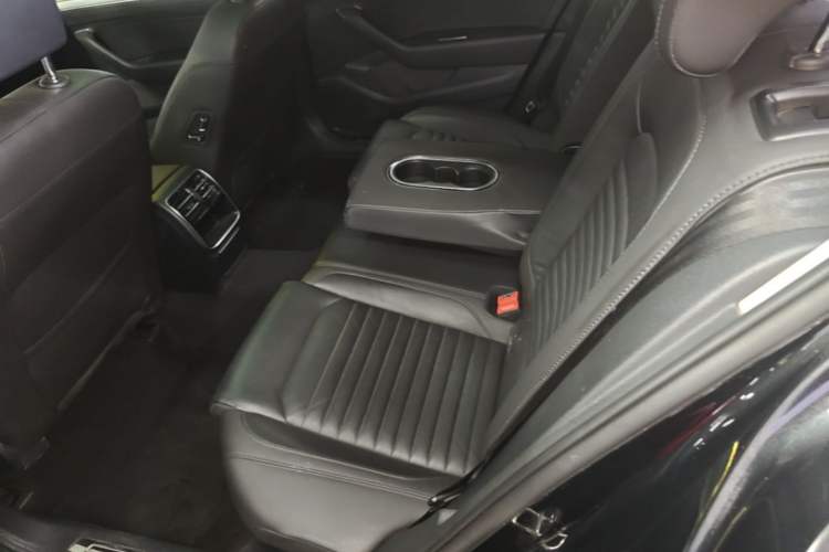 Used Volkswagen Magotan 2019 330TSI DSG Leading Model China VI Standard Left Rear Seat