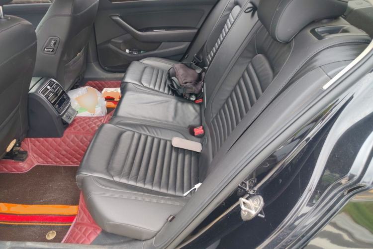 Used Volkswagen Magotan 2019 330TSI DSG Luxury Version China VI Standard Left Rear Seat