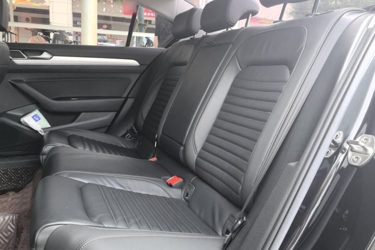 Used Volkswagen Magotan 2019 330TSI DSG Leading Edition China V Standard Left Rear Seat