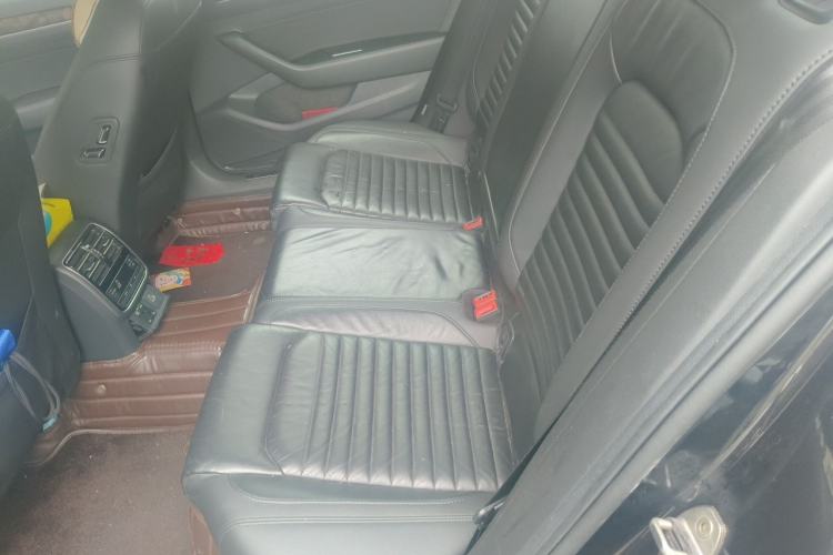 Used Volkswagen Magotan 2019 330TSI DSG Luxury Model China V Standard Left Rear Seat