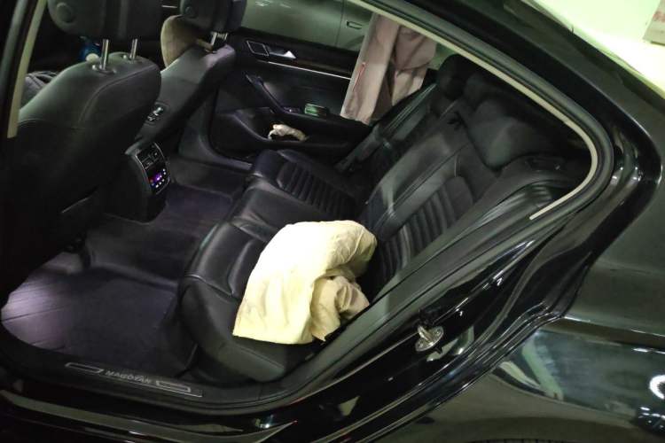 Used Volkswagen Magotan 2019 330TSI DSG Luxury Version China VI Standard Left Rear Seat