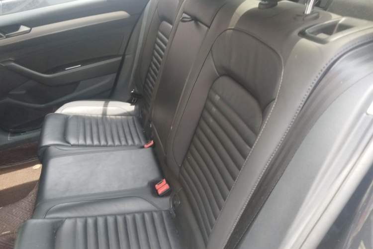 Used Volkswagen Magotan 2019 330TSI DSG Leading Model China VI Standard Left Rear Seat