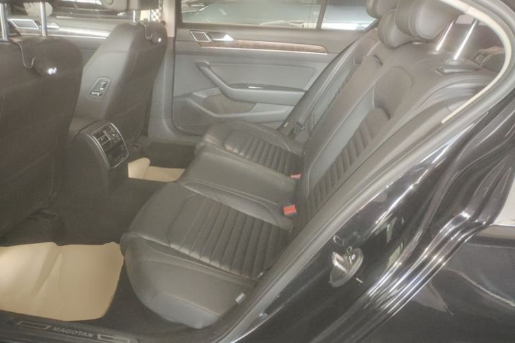 Used Volkswagen Magotan 2019 380TSI DSG Luxury Version China VI Standard Left Rear Seat