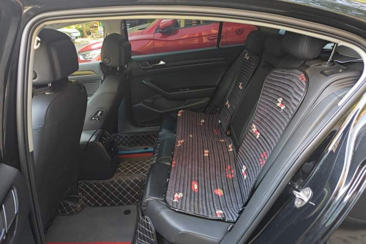 Used Volkswagen Magotan 2019 330TSI DSG Luxury Version China VI Standard Left Rear Seat