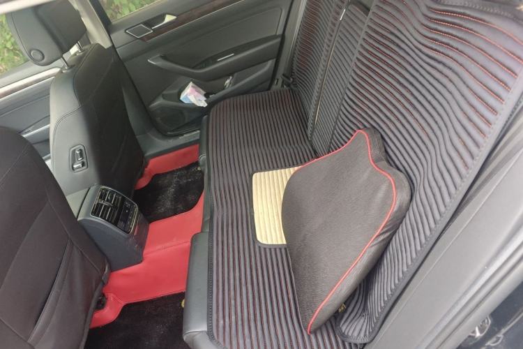 Used Volkswagen Magotan 2019 330TSI DSG Luxury Model China V Standard Left Rear Seat