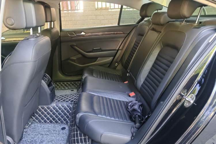 Used Volkswagen Magotan 2019 330TSI DSG Leading Model China VI Standard Left Rear Seat
