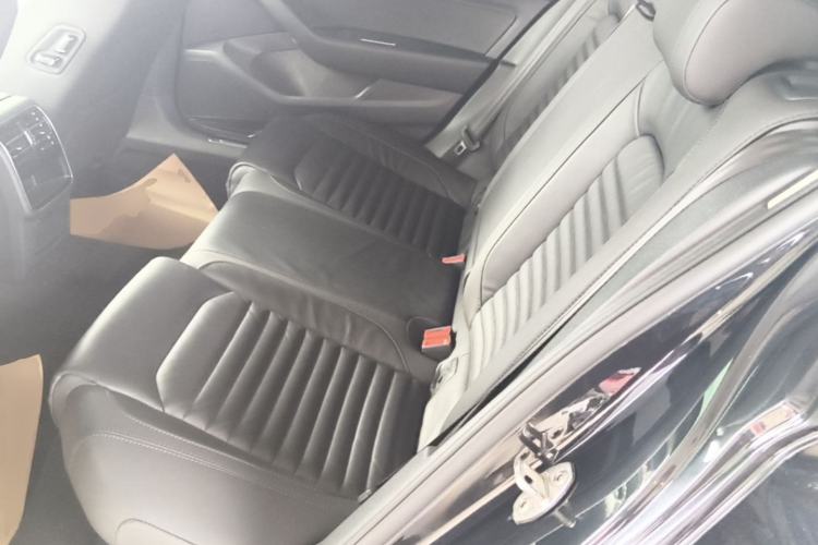 Used Volkswagen Magotan 2019 330TSI DSG Leading Model China VI Standard Left Rear Seat