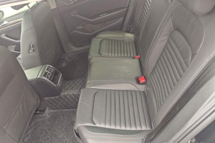 Used Volkswagen Magotan 2019 330TSI DSG Leading Model China VI Standard Left Rear Seat