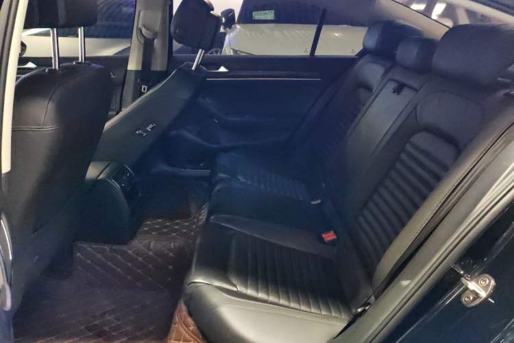 Used Volkswagen Magotan 2019 330TSI DSG Leading Model China VI Standard Left Rear Seat