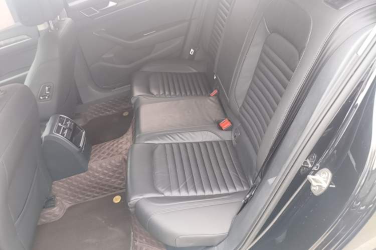 Used Volkswagen Magotan 2019 330TSI DSG Leading Model China VI Standard Left Rear Seat