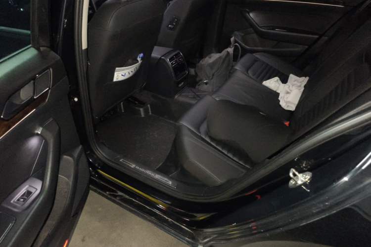 Used Volkswagen Magotan 2019 330TSI DSG Leading Model China VI Standard Left Rear Seat