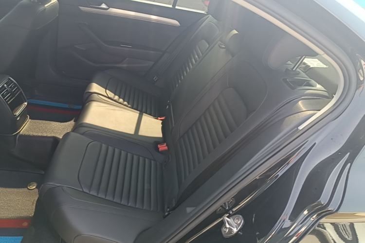 Used Volkswagen Magotan 2019 280TSI DSG Comfort Model China V Standard Left Rear Seat