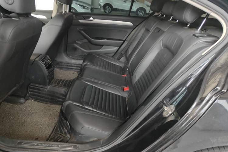 Used Volkswagen Magotan 2019 280TSI DSG Comfort Model China V Standard Left Rear Seat