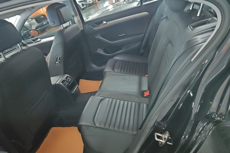 Used Volkswagen Magotan 2019 330TSI DSG Leading Edition China V Standard Left Rear Seat