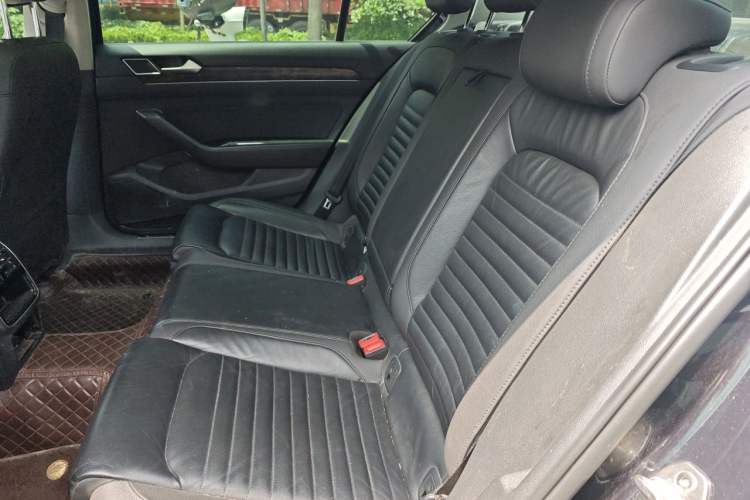 Used Volkswagen Magotan 2019 330TSI DSG Leading Model China VI Standard Left Rear Seat