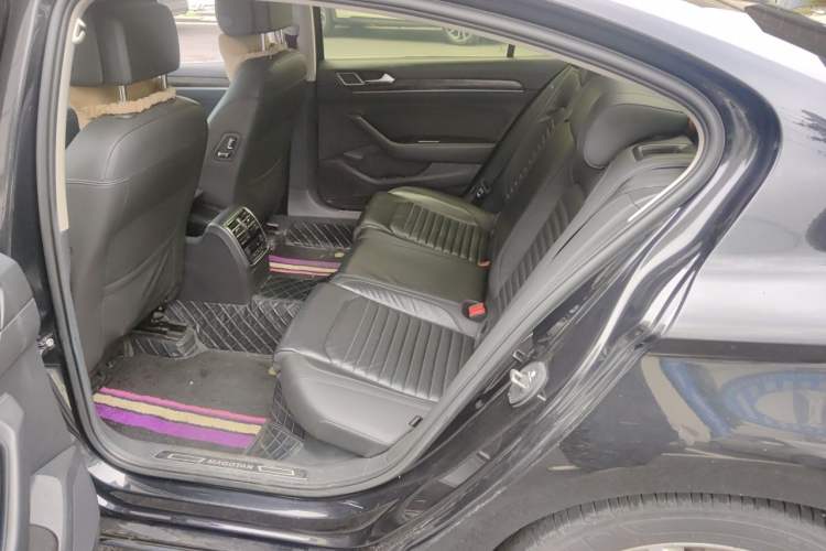 Used Volkswagen Magotan 2019 330TSI DSG Luxury Version China VI Standard Left Rear Seat