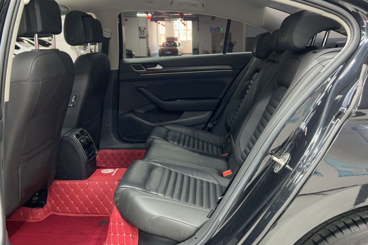 Used Volkswagen Magotan 2019 330TSI DSG Luxury Model China V Standard Left Rear Seat