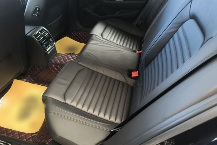 Used Volkswagen Magotan 2019 330TSI DSG Luxury Model China V Standard Left Rear Seat