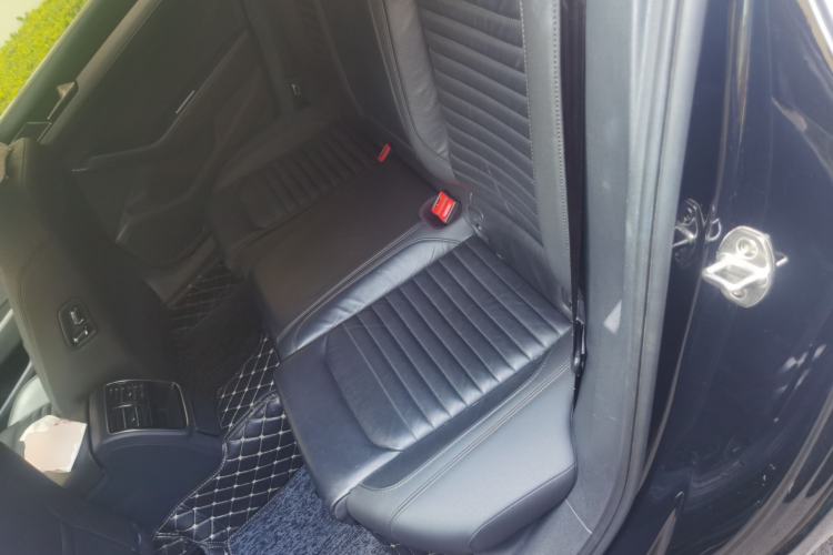 Used Volkswagen Magotan 2019 330TSI DSG Leading Model China VI Standard Left Rear Seat