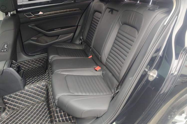 Used Volkswagen Magotan 2019 330TSI DSG Leading Model China VI Standard Left Rear Seat