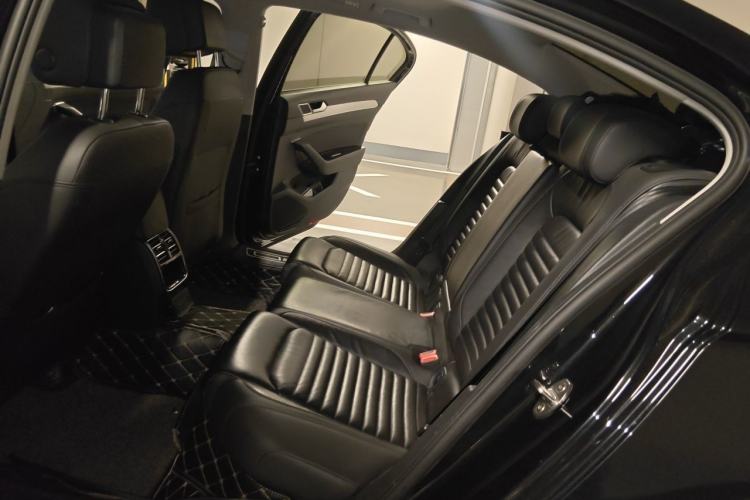 Used Volkswagen Magotan 2019 330TSI DSG Leading Edition China V Standard Left Rear Seat