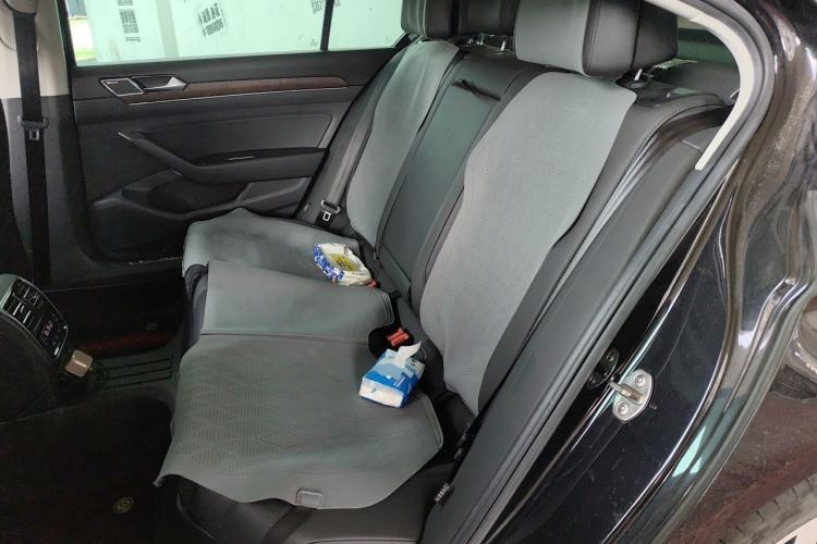 Used Volkswagen Magotan 2019 330TSI DSG Luxury Model China V Standard Left Rear Seat