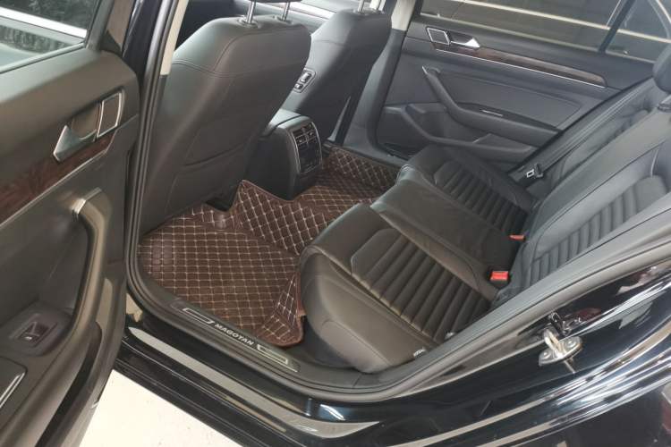 Used Volkswagen Magotan 2019 330TSI DSG Luxury Version China VI Standard Left Rear Seat