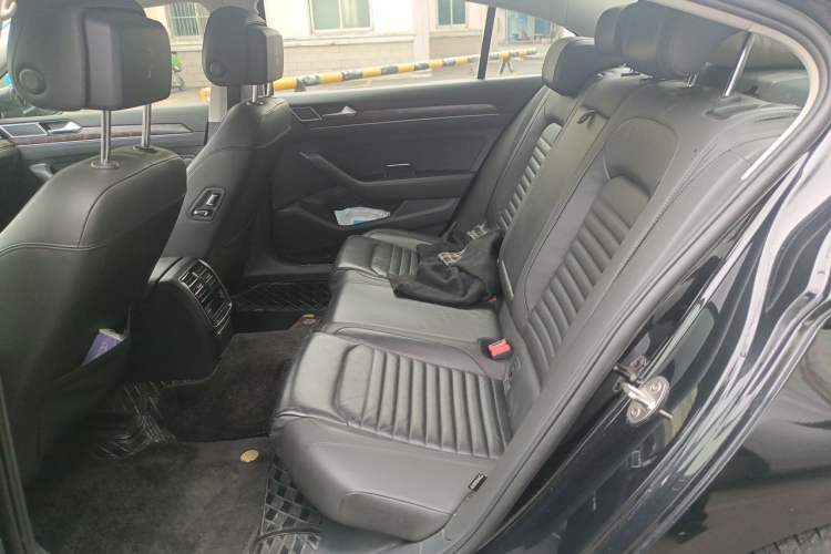 Used Volkswagen Magotan 2019 330TSI DSG Luxury Version China VI Standard Left Rear Seat
