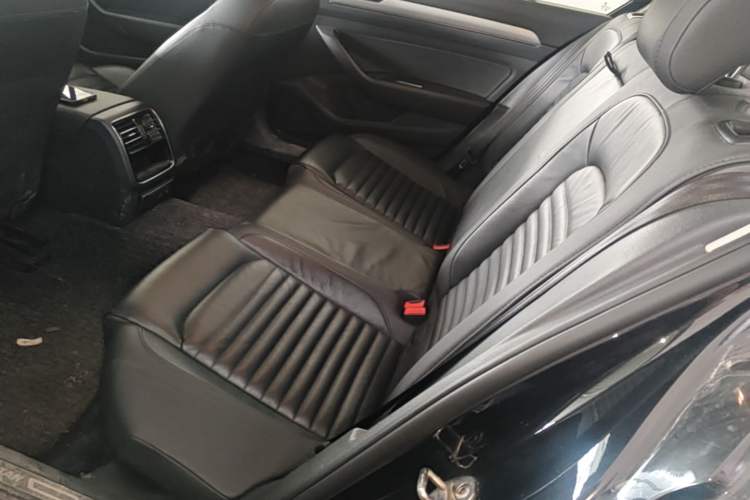 Used Volkswagen Magotan 2019 280TSI DSG Comfort Model China VI Standard Left Rear Seat