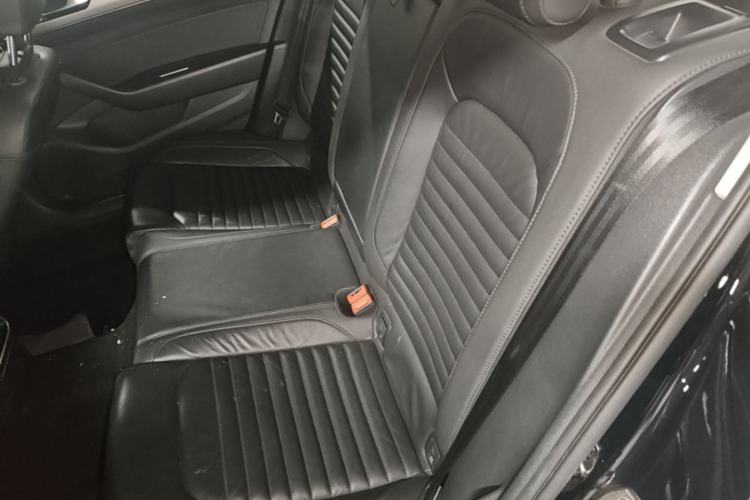 Used Volkswagen Magotan 2019 330TSI DSG Leading Edition China V Standard Left Rear Seat