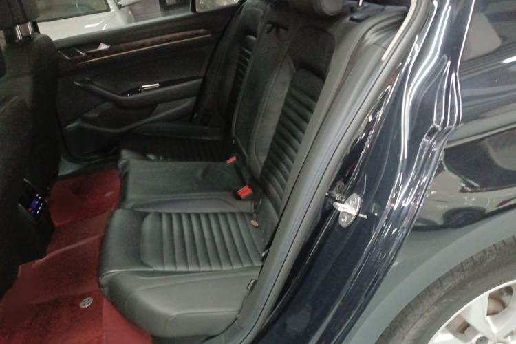 Used Volkswagen Magotan 2019 330TSI DSG Luxury Version China VI Standard Left Rear Seat