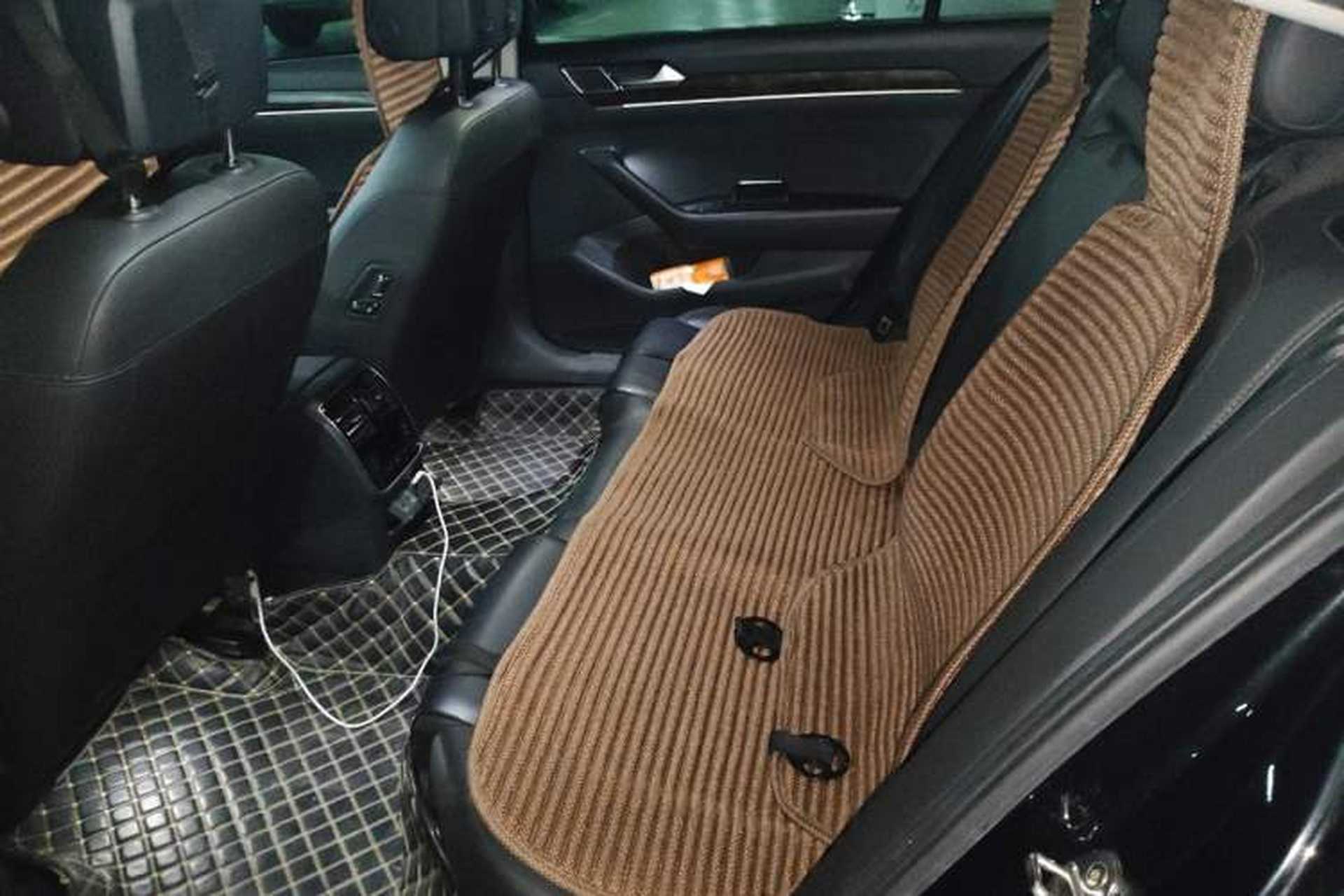 Used Volkswagen Magotan 2019 330TSI DSG Luxury Model China V Standard Left Rear Seat