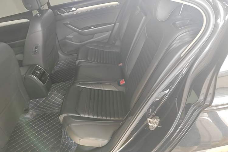 Used Volkswagen Magotan 2019 330TSI DSG Leading Model China VI Standard Left Rear Seat