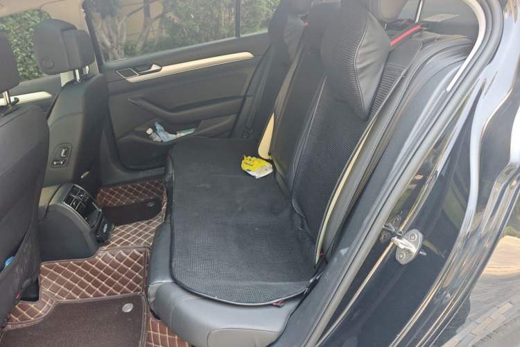 Used Volkswagen Magotan 2019 330TSI DSG Leading Model China VI Standard Left Rear Seat
