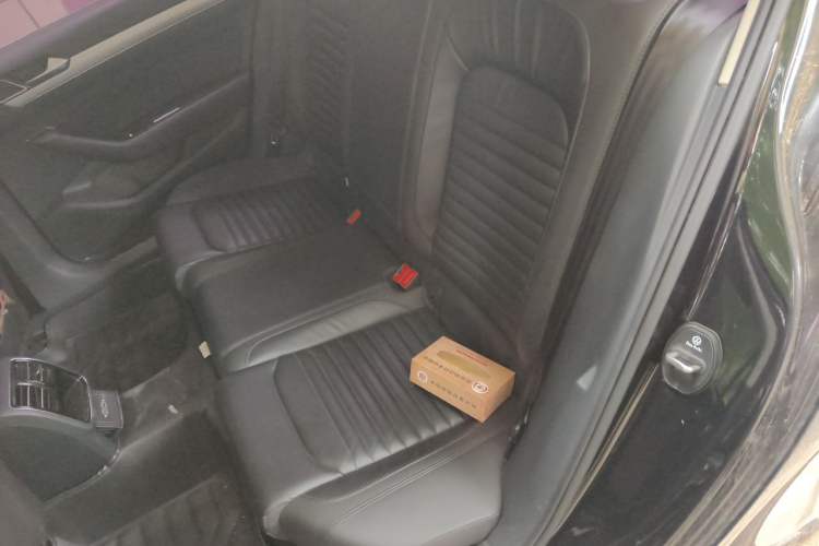 Used Volkswagen Magotan 2019 330TSI DSG Leading Model China VI Standard Left Rear Seat