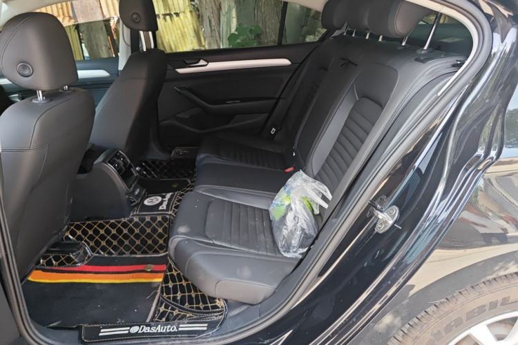 Used Volkswagen Magotan 2019 280TSI DSG Comfort Model China VI Standard Left Rear Seat