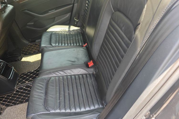 Used Volkswagen Magotan 2019 330TSI DSG Leading Edition China V Standard Left Rear Seat