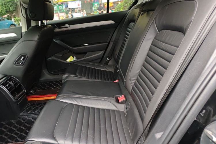 Used Volkswagen Magotan 2019 280TSI DSG Leading Model China VI Standard Left Rear Seat