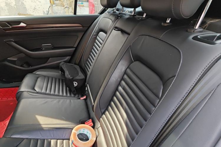 Used Volkswagen Magotan 2019 330TSI DSG Luxury Version China VI Standard Left Rear Seat