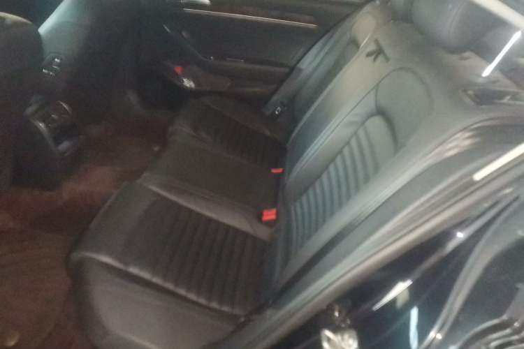 Used Volkswagen Magotan 2019 330TSI DSG Leading Model China VI Standard Left Rear Seat