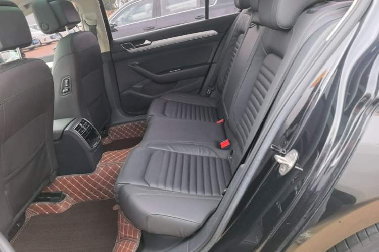 Used Volkswagen Magotan 2019 330TSI DSG Leading Model China VI Standard Left Rear Seat