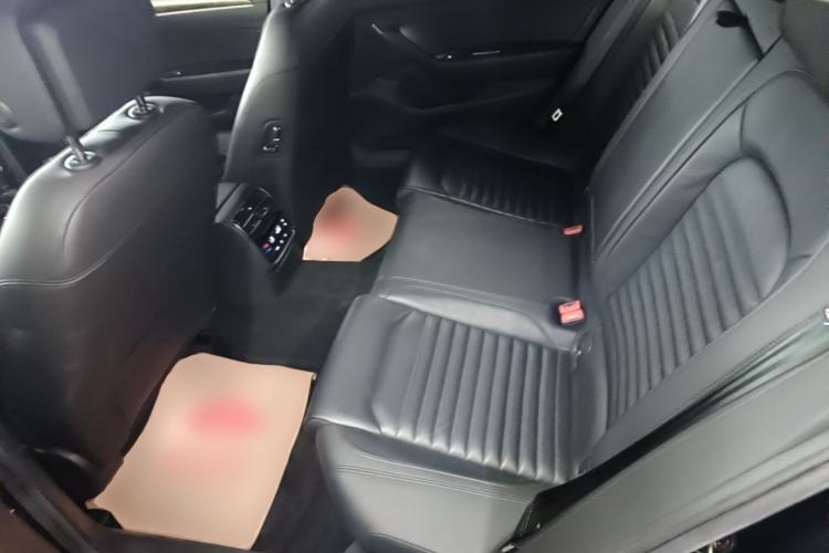Used Volkswagen Magotan 2019 330TSI DSG Luxury Model China V Standard Left Rear Seat