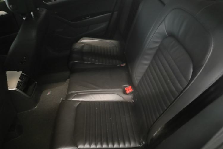 Used Volkswagen Magotan 2019 330TSI DSG Leading Edition China V Standard Left Rear Seat